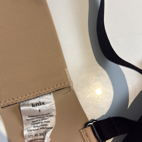 Knix Evolution Bra Reversible Black and Tan - Picture 6 of 8